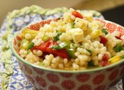 Recept online Kuskus s mandlemi a pe�en�mi paprikami