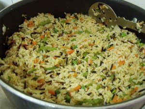 Recept online: Celozrnn� r��e se zeleninou a tofu: Zeleninov� rizoto s r��� basmati a tofu ochucen� s�jovou om��kou