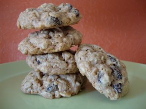Recept online: Kol��ky se sko�ic�: Kol��ky se sko�ic� ,rozinkami a cukrovou polevou