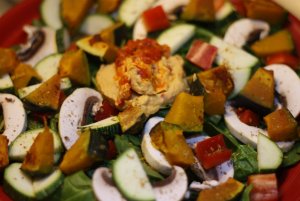 Recept online: Zeleninov� sm�s s houbami: Houbov� sm�s s cuketou, paprikou a mandlemi